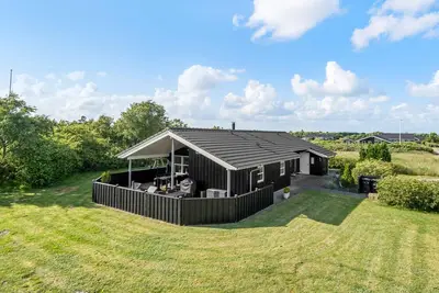 Image de Belle maison Ă Tarm avec sauna