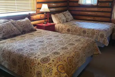 Image de Perfect Spot! Complimentary Parking, At Yellowstone's North Entrance