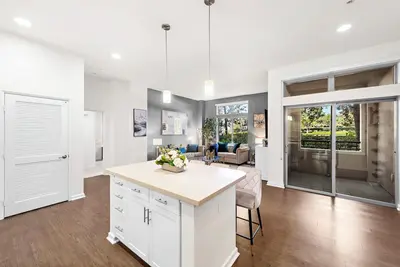 Stylish 2bd 2ba Haven Steps Away from Irvine Spectrum Shopping Center.