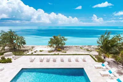 Image de Tc Villas -Sunrise -Large Beachfront Estate w. Pool, Gym, Media Room & Kayaks