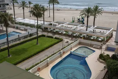 Image de Nra Esfctu0000460370001617920000000000000cv-Vut0051773-V3l'appartement à Cullera dispose de 2 chambre(s) et peut accueillir 6 personnes. Logement de 62 m². Il dispose d'un ascenseur, lave-linge, fer à repasser, sèche-linge, balcon, chauffage par pompe