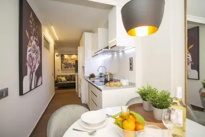 Image de Nra Esfctu000046063000115213000000000000000000vt-42646-V6l'appartement à Valence dispose de 2 chambre(s) et peut accueillir 4 personnes. Logement de 55 m². Il dispose d'un ascenseur, lave-linge, sèche-linge, sèche-linge, climatisation, 1 ventilateur, 1