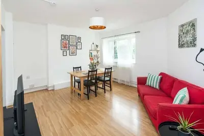 Image de Stylish 2bd Flat with Balcony Near Stepney Green