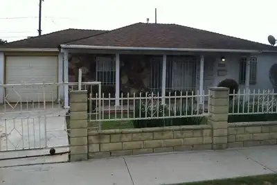 Image de Dream Home with a Pool and Private backyard. Family oriented. Instant Booking.