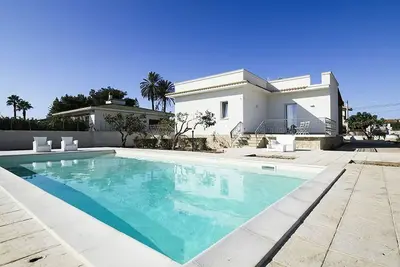 Maison de vacances privée avec climatisation, Wifi, piscine privée, Tv, terrasse, parking