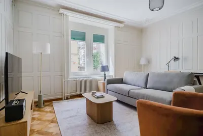 Image de Luxe Enge 2br w/ Shared W/D, near Local Market & Old Town, by Blueground