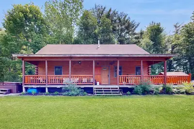 Image de Private 2br waterfront home, hot tub, pool table, sandy beach, Bbq, w/d, wifi