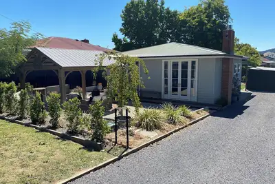 Image de Stones on Standish \"Rua\"