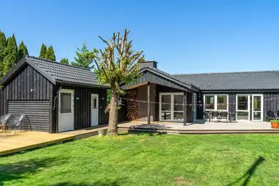 Image de \"Ronno\" -  from the sea by Interhome