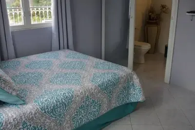 Image de Lilian's House- Sweet Gem 5 mins walk to beach!