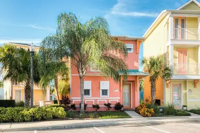 Image de Vivid Cottage Near Disney with Margaritaville Resort & Island H2o Access -.