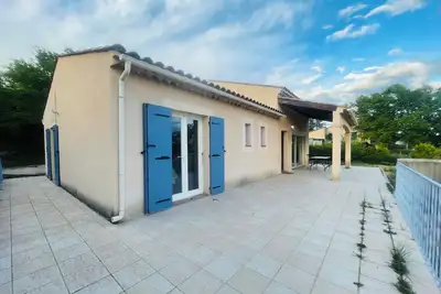 Image de Villa \"ylang\" Entourée par la Garrigue et Champs de Lavande