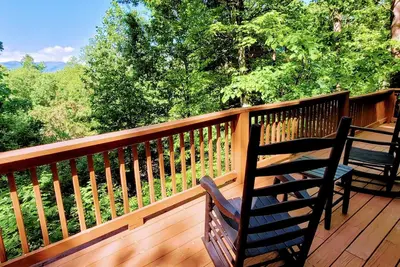 Image de Secluded Cabin with Hot Tub & Mountain Views!