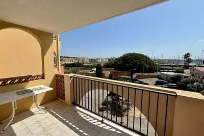 Image de Studio cosy proche plage Richelieu avec balcon, piscine et parking