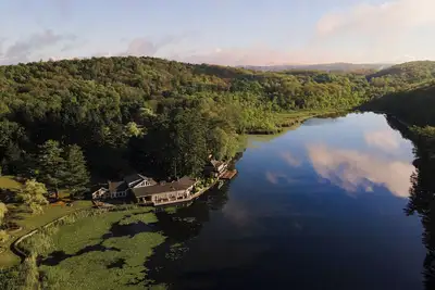 Image de Blck Creek - 37 Acre Private Lake, two Cottages, two houses and 11 bedrooms