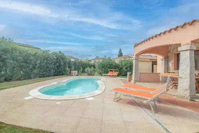 Image de Belle maison de vacances privée avec piscine privée, Wifi, climatisation, Tv, patio et parking