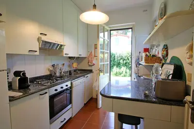 Image de Maison de vacances privée avec climatisation, Wifi, Tv, parking, près de Forte Dei Marmi