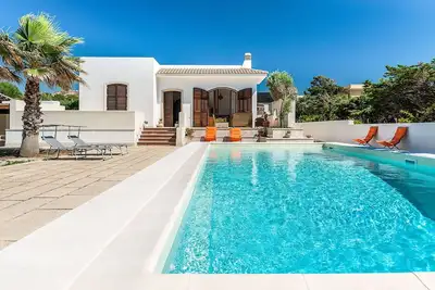 Image de Maison de vacances privée avec Wifi, climatisation, piscine privée, Tv, terrasse, vue panoramique