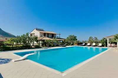 Maison de vacances privée avec piscine privée, climatisation, Wifi, Tv, vue panoramique, parking
