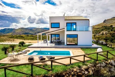 Image de Maison de vacances privée avec Wifi, climatisation, piscine privée, Tv, vue panoramique, parking