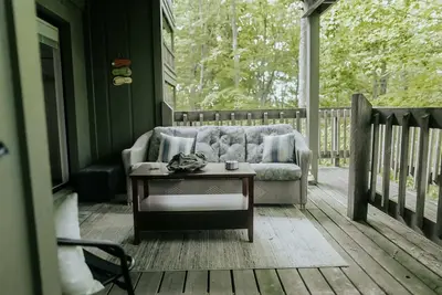 Near Iu | 2 Private Decks | Lake Monroe