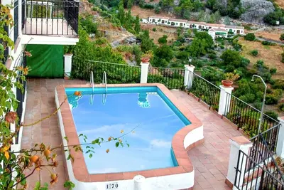 Homerez - Chalet authentique à Grazalema avec piscine privée