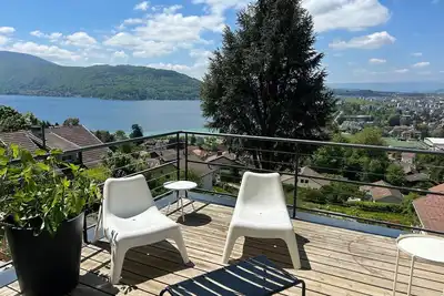 Image de Appartement Rdc 6 Pers, vue Unique lac Annecy, Terrasse 60 m² et Spa, à 5 mn lac