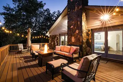 Image de The Shepherd's Lodge at Addis Acres /4br/3ba/ newly renovated/pond/firepit/deck