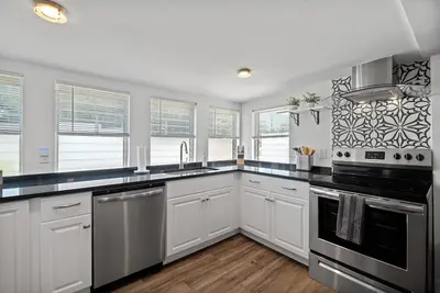 Image de Cozy Cottage in south Sarasota Florida, Close to Beaches!