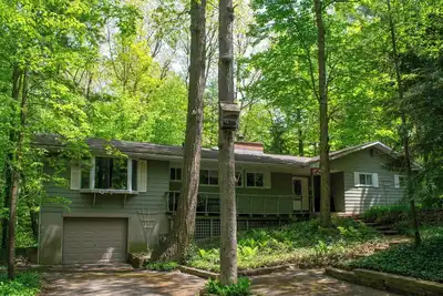 Image de Brewster Beach House: Steps From The Beach In Southcott!