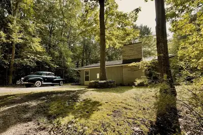 Image de Christie Lakeby! Family Cottage Steps From The Beach In Southcott Pines.