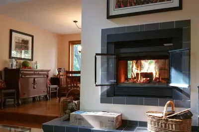 Image de Lansdown Cottage- Backing Onto The Pinery Park In Huron Woods, Grand Bend!