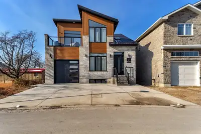 Image de Grand Bend Modern Living Cottage: Luxury Central Beach House!