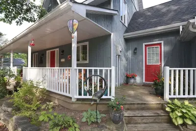 Image de The Cottage At Old River Road.