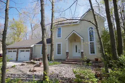 Image de Pinetree Place: Lovely Huron Woods Cottage!