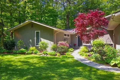 Image de Woodside Cottage- Luxury In Southcott Pines, Grand Bend!