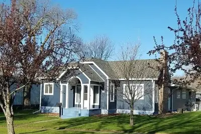 Image de Entire home in a country town!