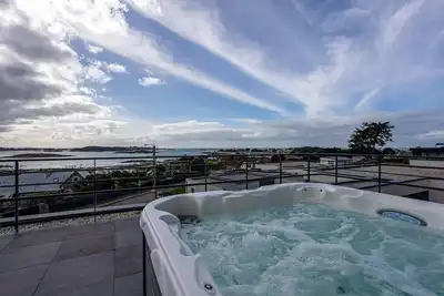 Image de Villa Agapanthes · Facing the sea, indoor pool.