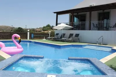 Image de Yiannos House Pool and Spa\n(near the train station museum)