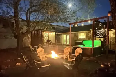 Image de Hot Tub, Fire Pit, 3~King Beds, Chefs Kitchen, Mountain View