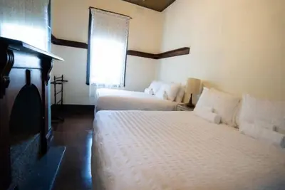 Image de Whispering Pines - a century old tale