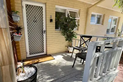 Image de Light & bright 2 bedroom, 1 bathroom self contained apartment has all you need