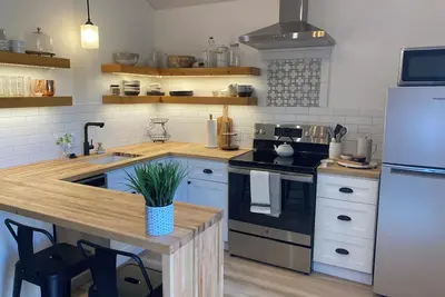 Image de Amazing Farmhouse Style Cottage Near Downtown Napa!