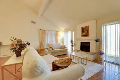 Image de Houston Area Home w/ Yard - 5 Mi to Sugar Lakes!