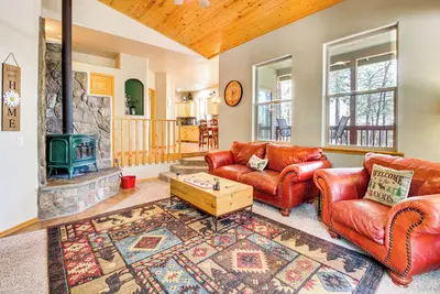 Image de Sunrise Resort Day Trips! Family Cabin w/ Fire Pit