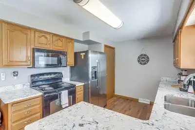 Image de Lake Erie Family Getaway in Amherst: Pets Welcome!