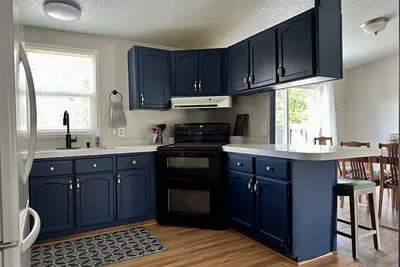 Image de 1 Acre Hidden Gem in Town