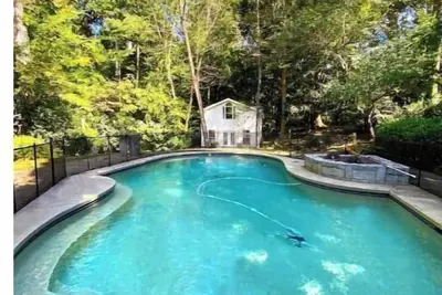 Image de Hidden Chastain Getaway With Heated Pool\n\n