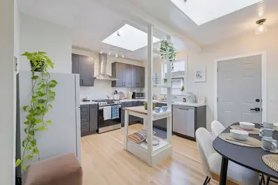 Image de Peaceful and Chic Casita in The Laurel, Oakland