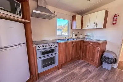Image de Lovely 4 berth caravan with decking to the side at Kessingland Beach ref 90039bc
